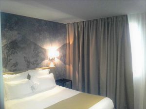 Plafond tendu à froid mat-taupe