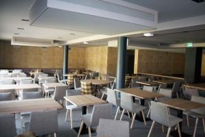 restaurant-plafond-a-froid-acoustique